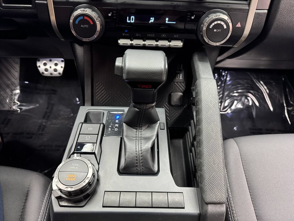 Used 2025 Toyota Tacoma TRD Sport AWD/4WD image 18