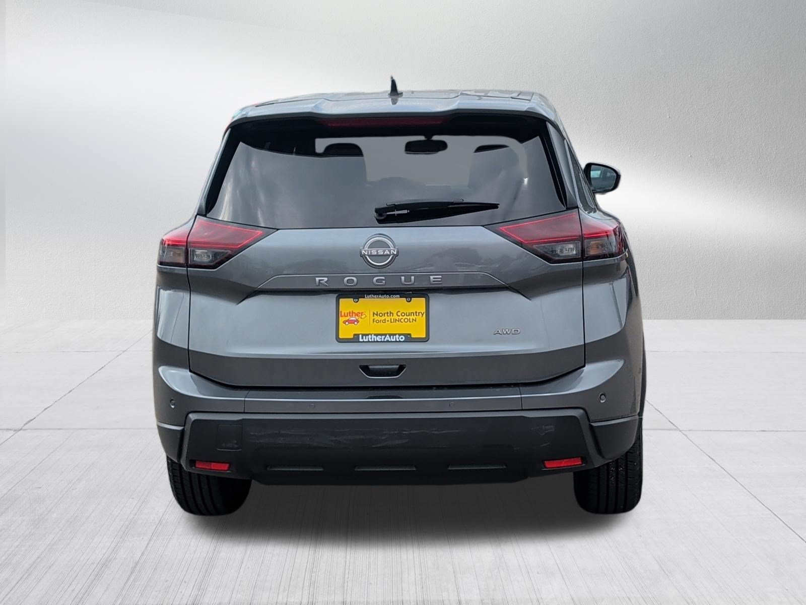Used 2024 Nissan Rogue S AWD/4WD image 6