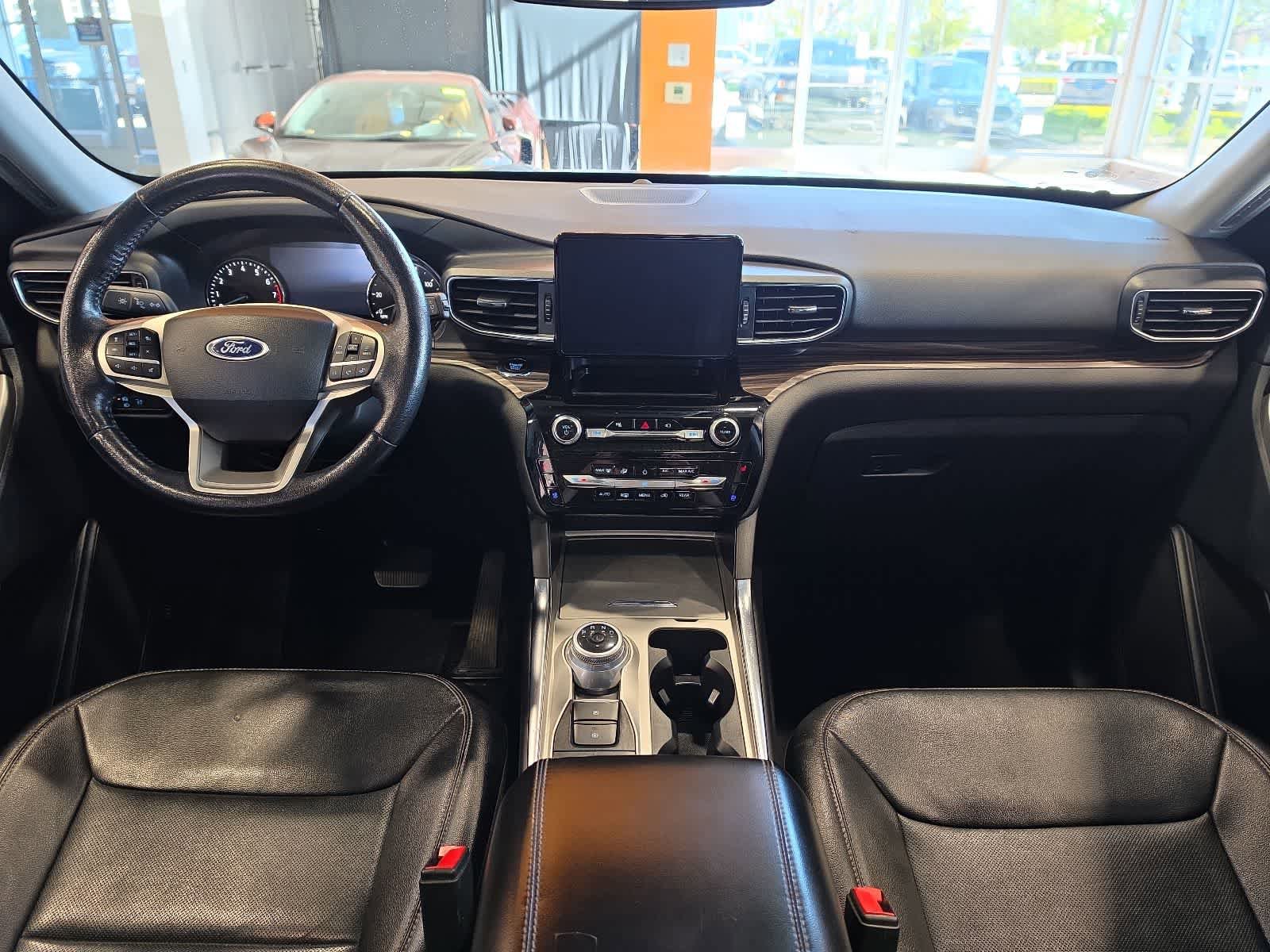 Certified 2022 Ford Explorer Limited AWD/4WD image 30
