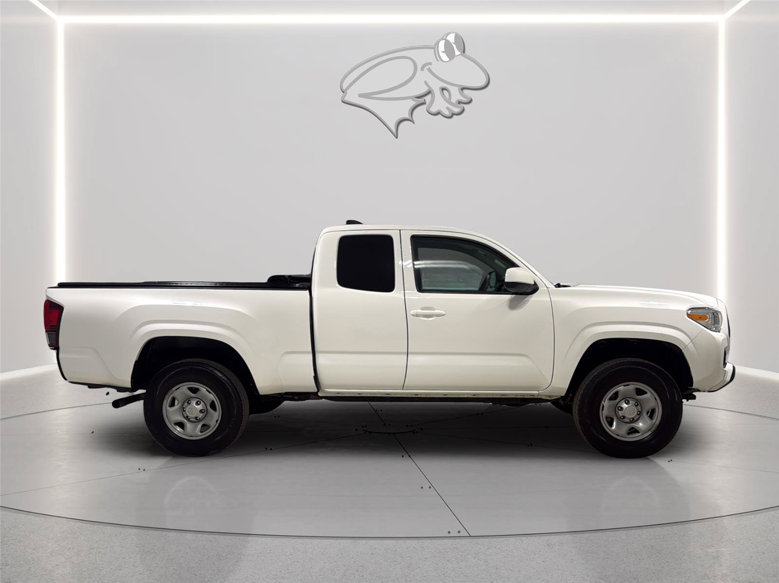 Used 2023 Toyota Tacoma SR w/ SR Convenience Package RWD image 4