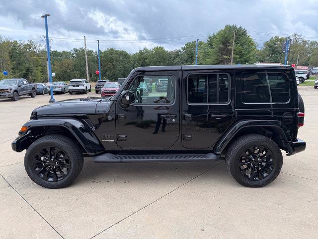 Used 2022 Jeep Wrangler Unlimited Sahara AWD/4WD image 4