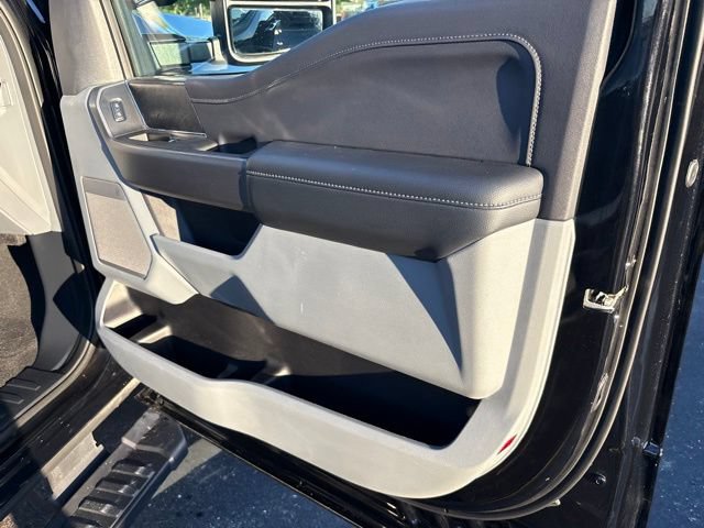 Certified 2025 Ford F250 XLT w/ Black Appearance Package AWD/4WD image 8