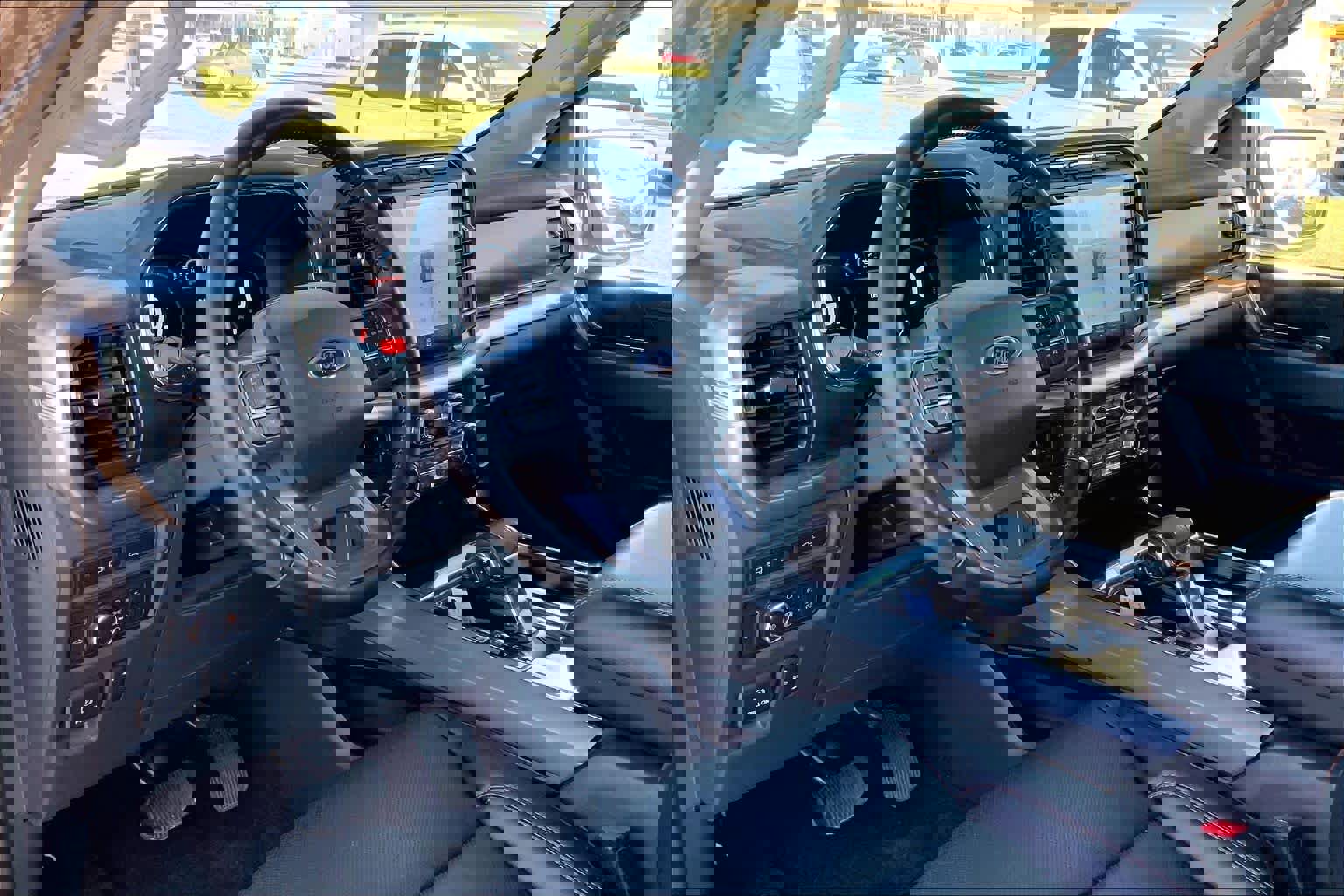 Certified 2022 Ford F150 Lariat w/ Trailer Tow Package image 17