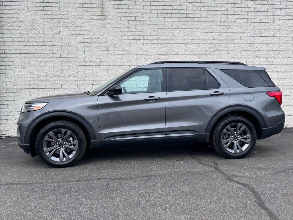 Certified 2023 Ford Explorer XLT w/ Equipment Group 202A AWD/4WD image 6