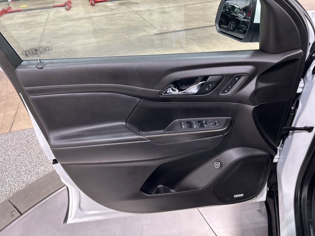 Used 2022 GMC Acadia SLT w/ Preferred Package image 12