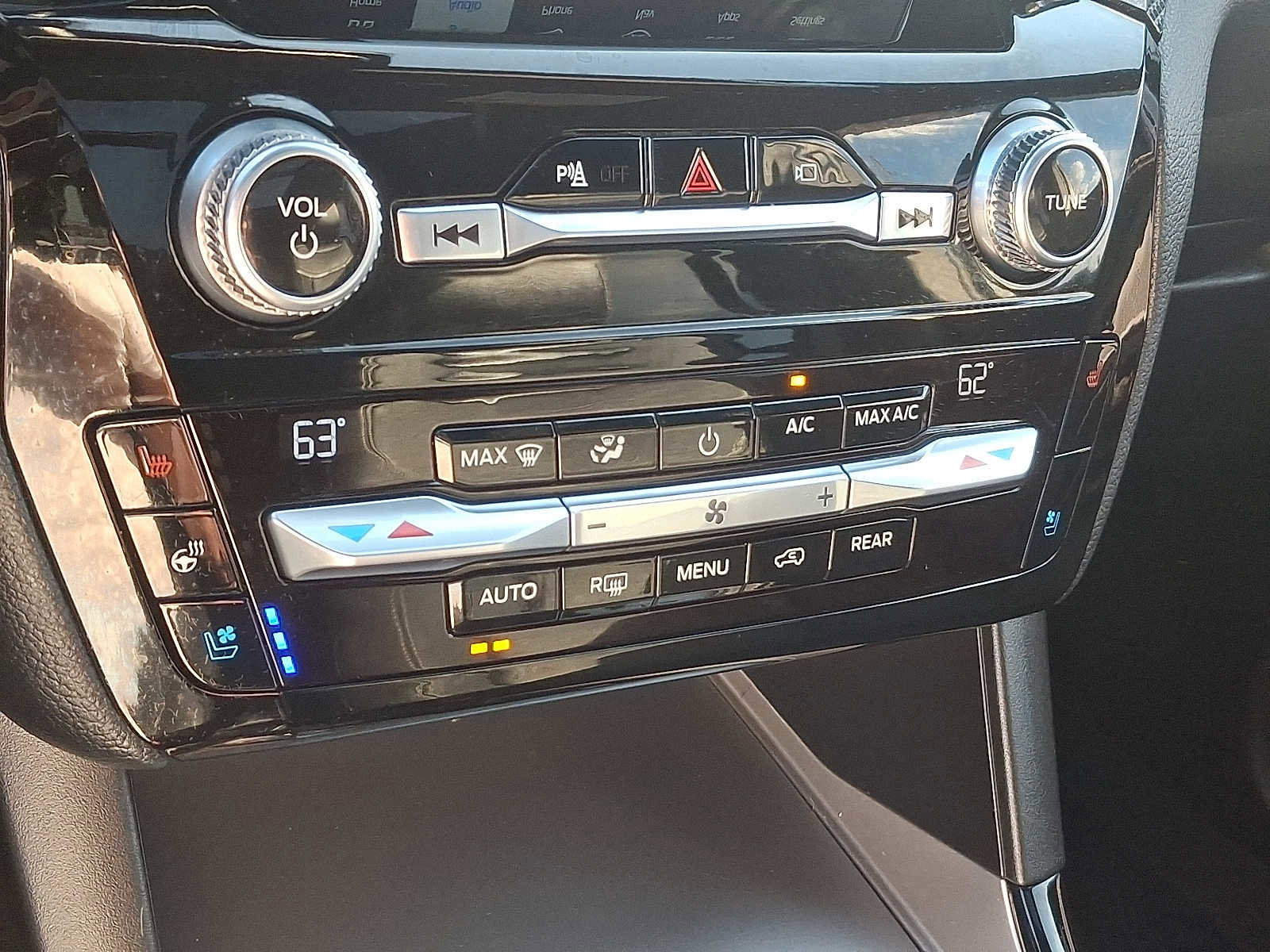 Certified 2021 Ford Explorer ST w/ Equipment Group 401A image 18