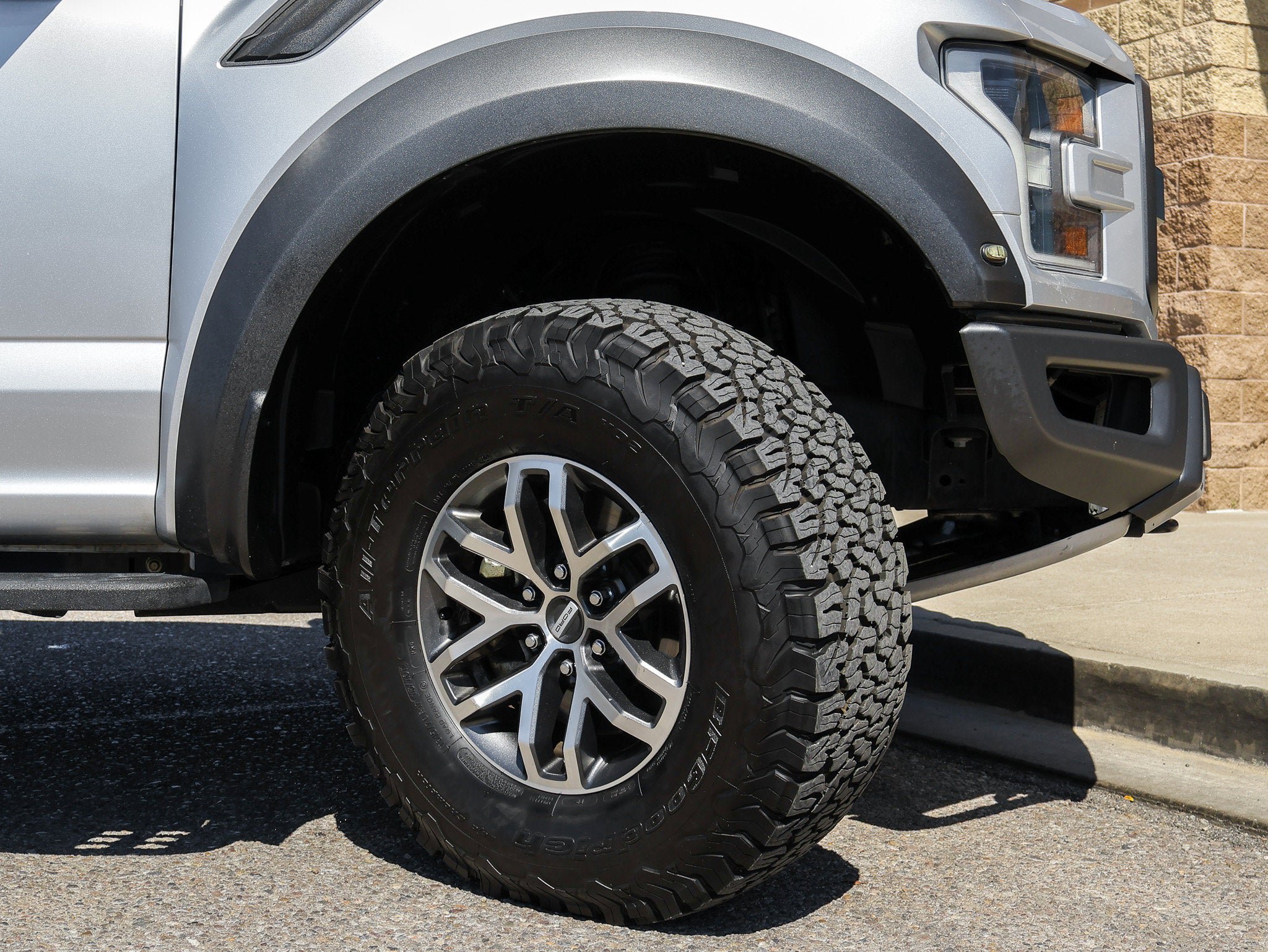 Certified 2018 Ford F150 Raptor w/ Equipment Group 802A Luxury AWD/4WD image 13