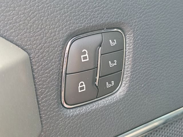 Certified 2022 Ford F250 Lariat w/ Lariat Ultimate Package AWD/4WD image 25