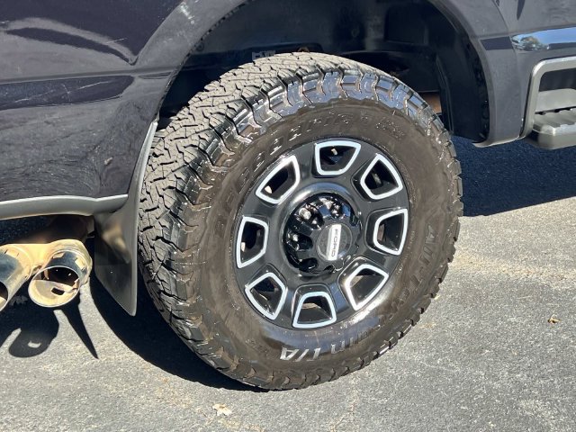 Certified 2023 Ford F350 Platinum w/ FX4 Off-Road Package AWD/4WD image 6