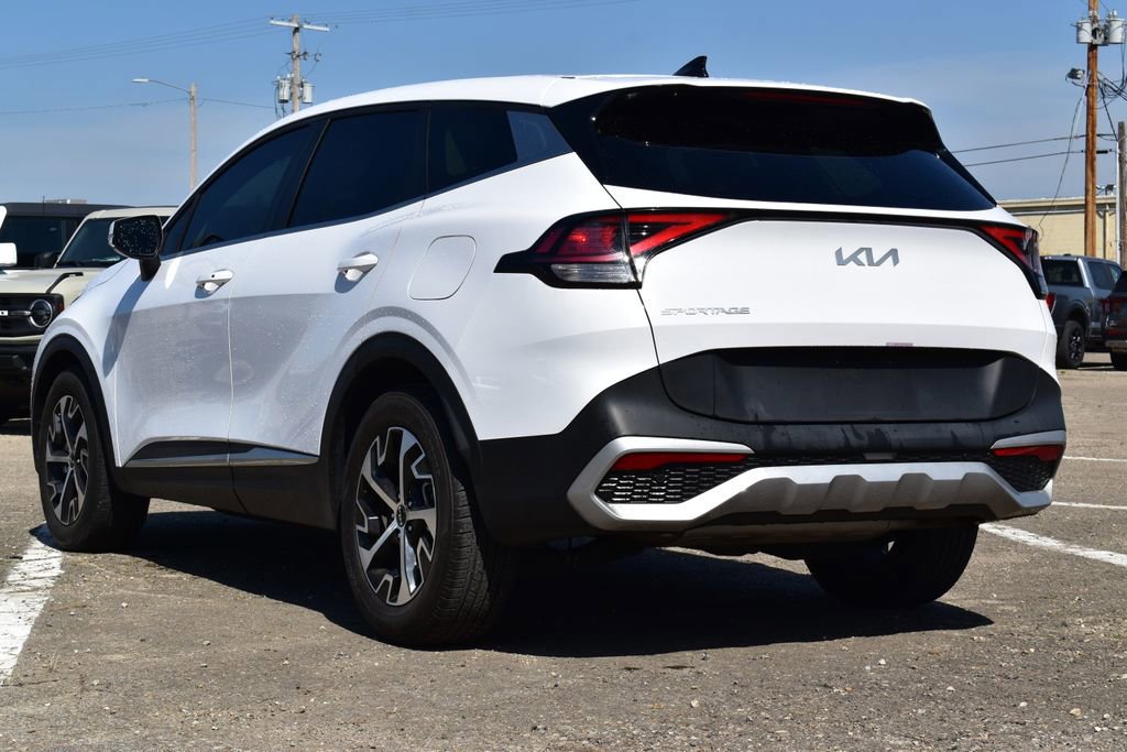 Used 2024 Kia Sportage EX image 2