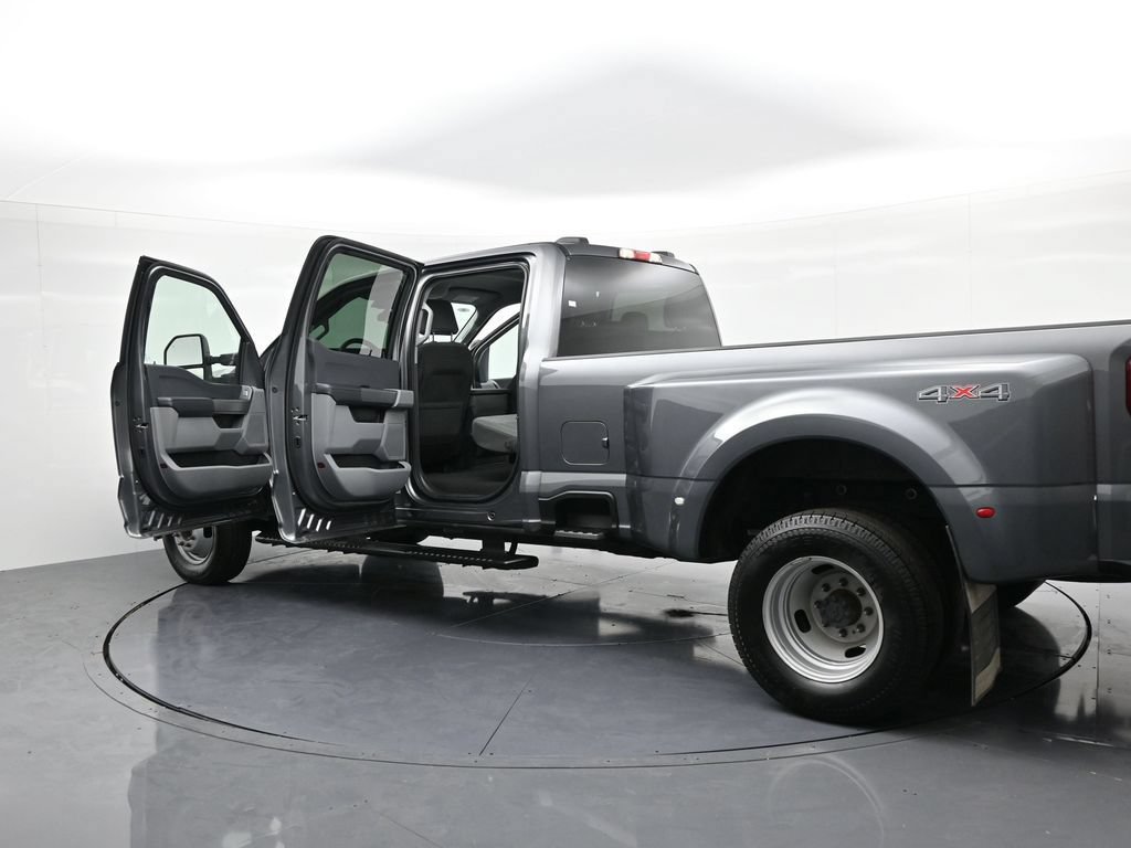 Certified 2025 Ford F350 XLT AWD/4WD image 24