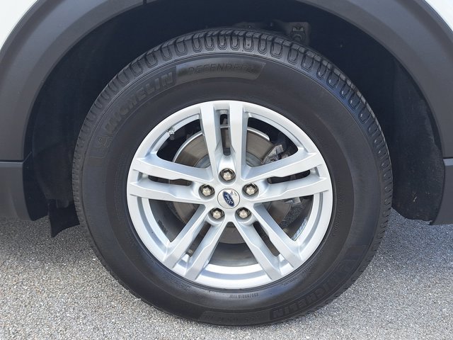 Certified 2020 Ford Explorer XLT w/ Equipment Group 202A image 9