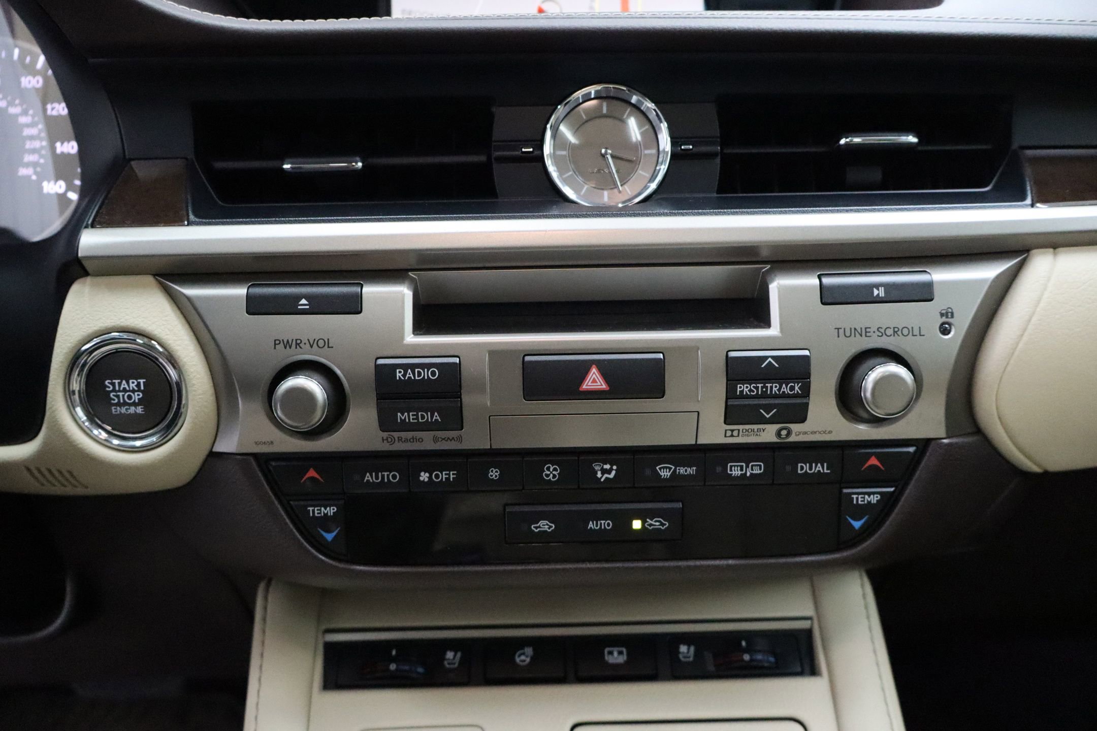 Used 2017 Lexus ES 350 w/ Luxury Package image 21