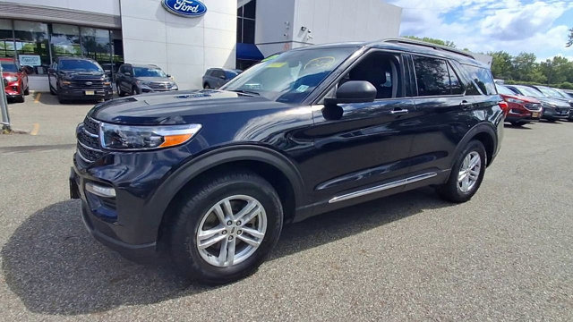 Certified 2022 Ford Explorer XLT w/ Equipment Group 202A image 4