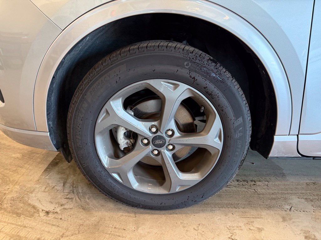 Certified 2024 Ford Escape ST-Line w/ Tech Pack #1 AWD/4WD image 9