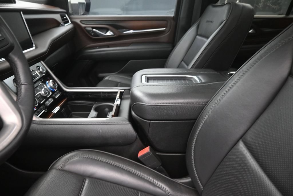 Used 2022 GMC Yukon Denali RWD image 21