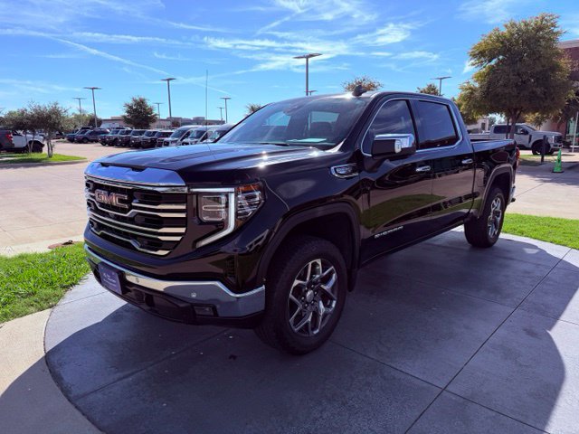 Used 2025 GMC Sierra 1500 SLT AWD/4WD image 3