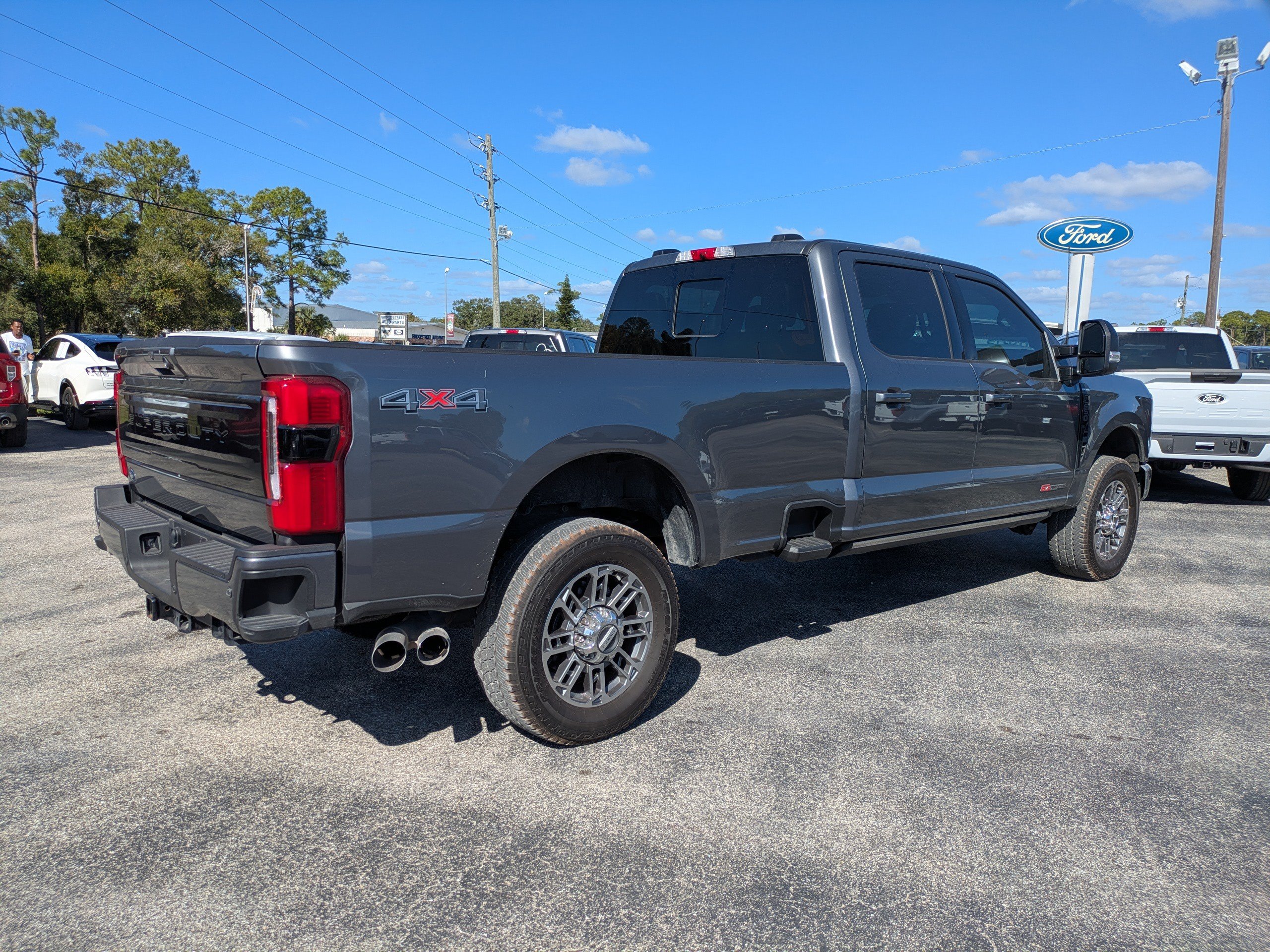 Certified 2025 Ford F250 Platinum AWD/4WD image 4