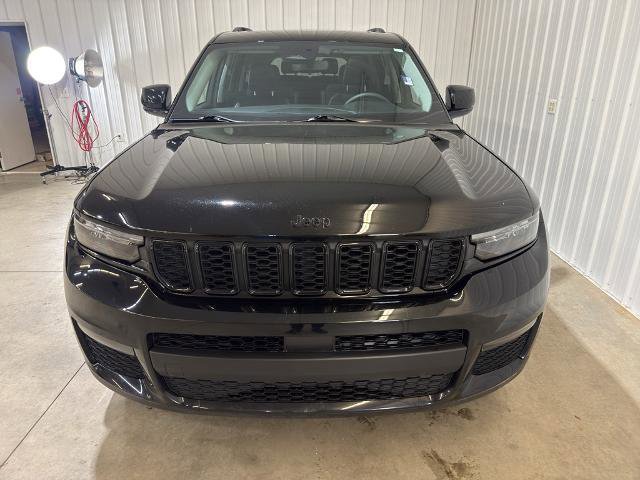 Used 2023 Jeep Grand Cherokee L Limited w/ Black Appearance Package image 6