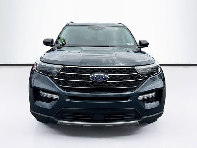 Certified 2023 Ford Explorer XLT w/ Equipment Group 202A AWD/4WD image 3