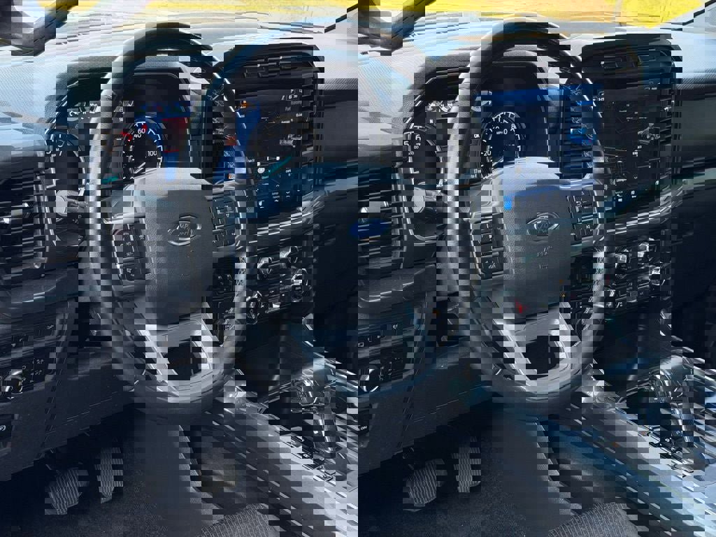 Certified 2022 Ford F150 Lariat w/ Equipment Group 502A High image 12