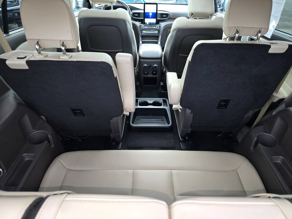 Certified 2020 Ford Explorer Platinum w/ Premium Technology Package AWD/4WD image 12