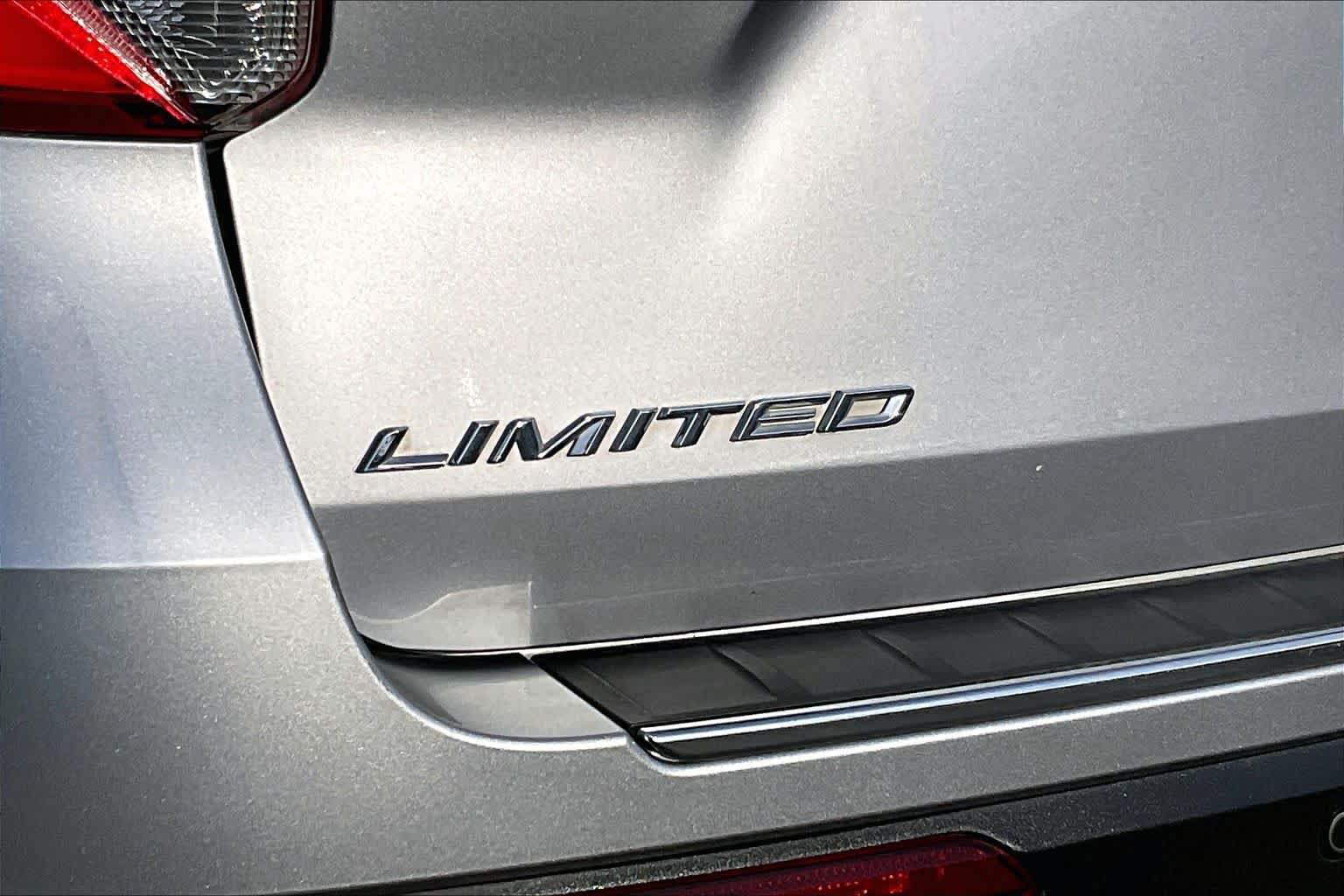Certified 2020 Ford Explorer Limited AWD/4WD image 28