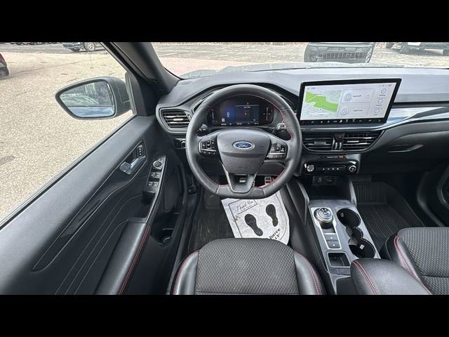 Certified 2023 Ford Escape ST-Line w/ Tech Pack #1 AWD/4WD image 13