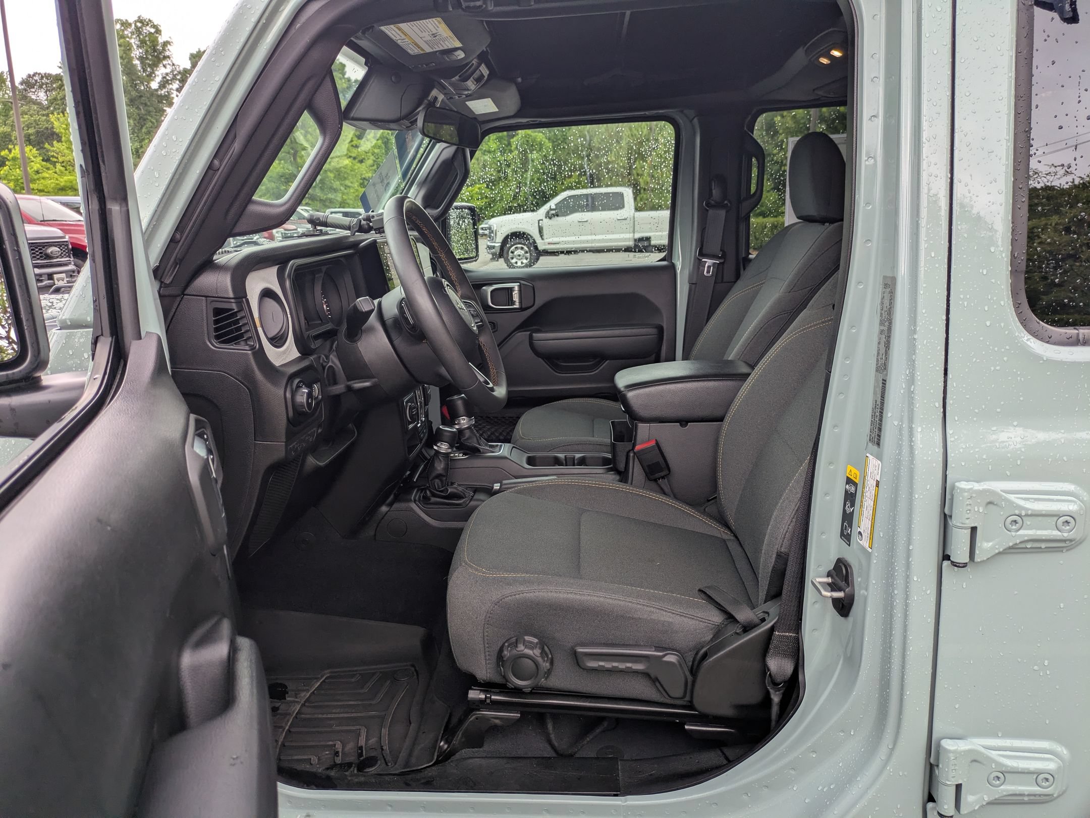 Used 2024 Jeep Wrangler Unlimited Sport AWD/4WD image 12