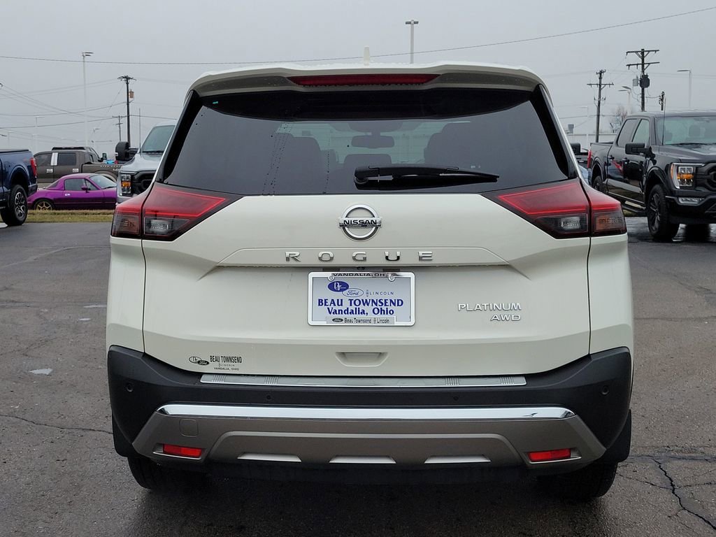 Used 2021 Nissan Rogue Platinum image 5