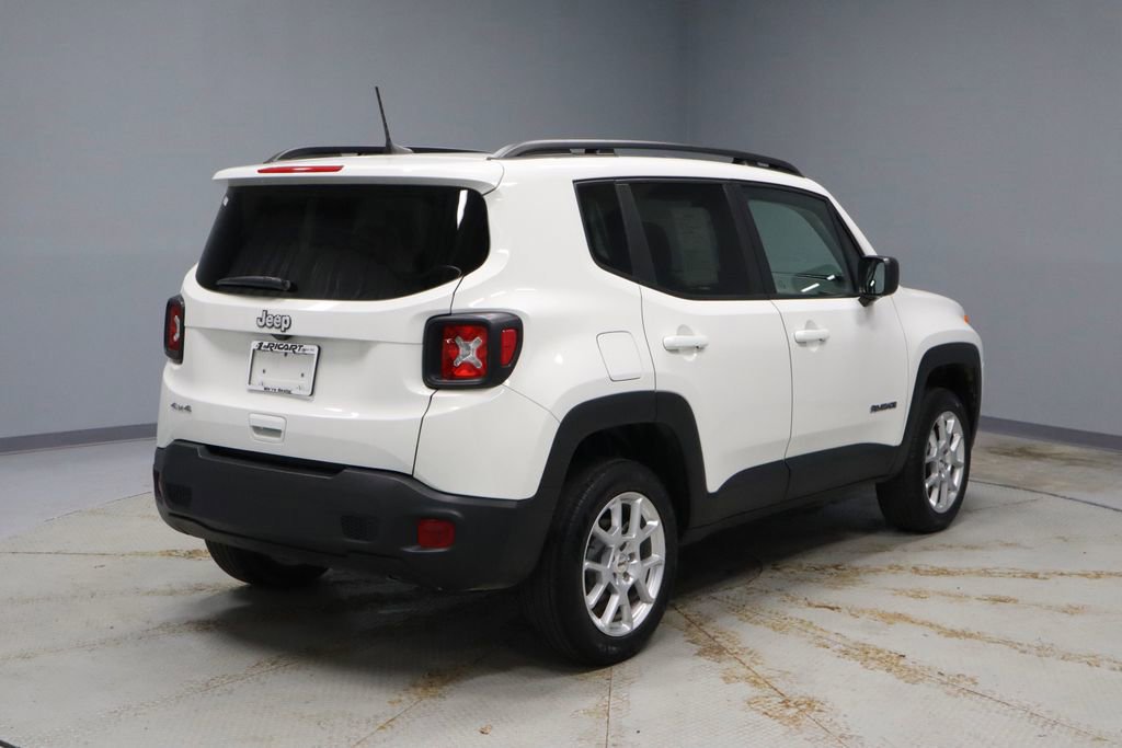 Used 2023 Jeep Renegade Latitude w/ Sun & Fun Group image 5