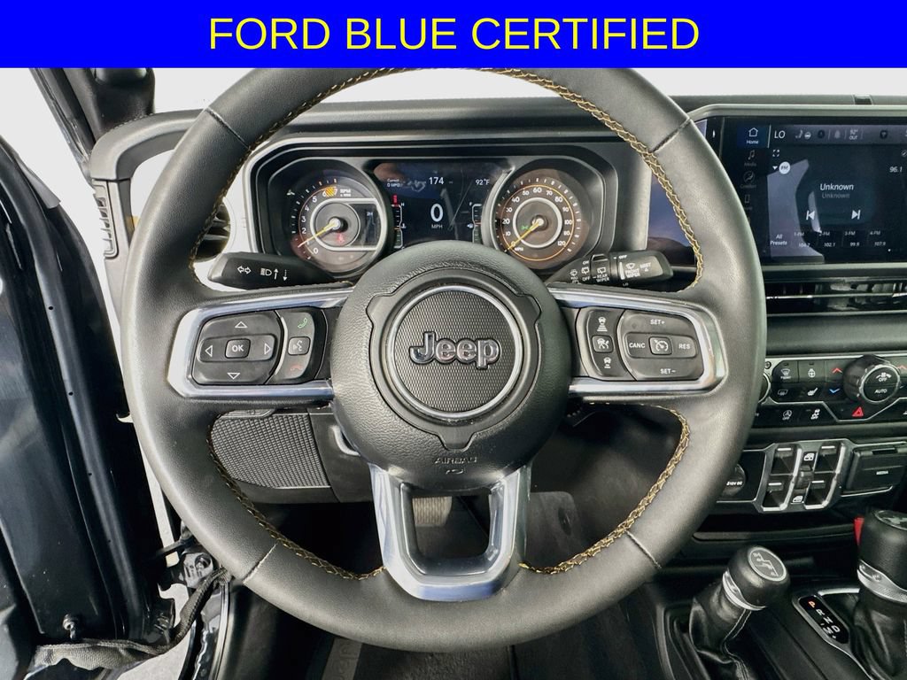 Used 2025 Jeep Wrangler Unlimited Sahara AWD/4WD image 14