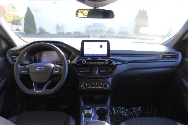 Certified 2025 Ford Escape ST-Line Select AWD/4WD image 7
