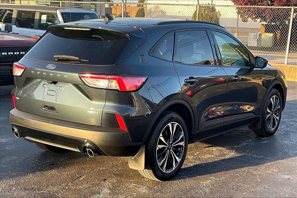 Certified 2022 Ford Escape SE w/ SE Sport Appearance Package AWD/4WD image 12