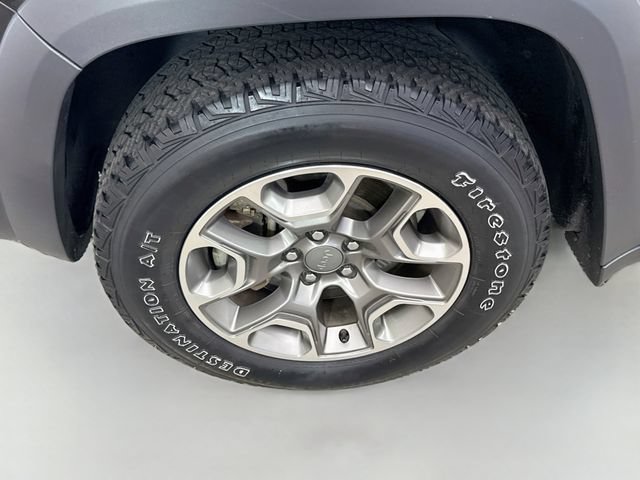 Used 2022 Jeep Cherokee Trailhawk w/ Sun, Sound & Nav Group AWD/4WD image 32