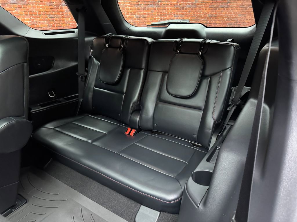 Certified 2025 Ford Explorer ST-Line w/ Premium Package AWD/4WD image 4
