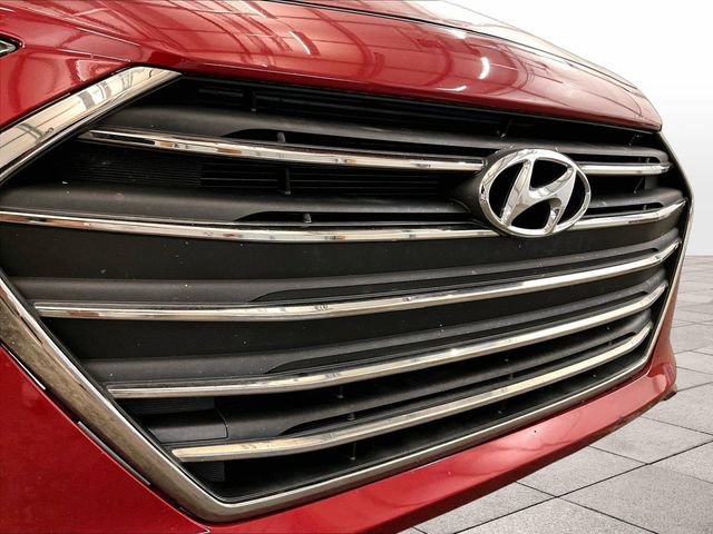 Used 2017 Hyundai Elantra Limited w/ Limited Tech Package 08 FWD image 29