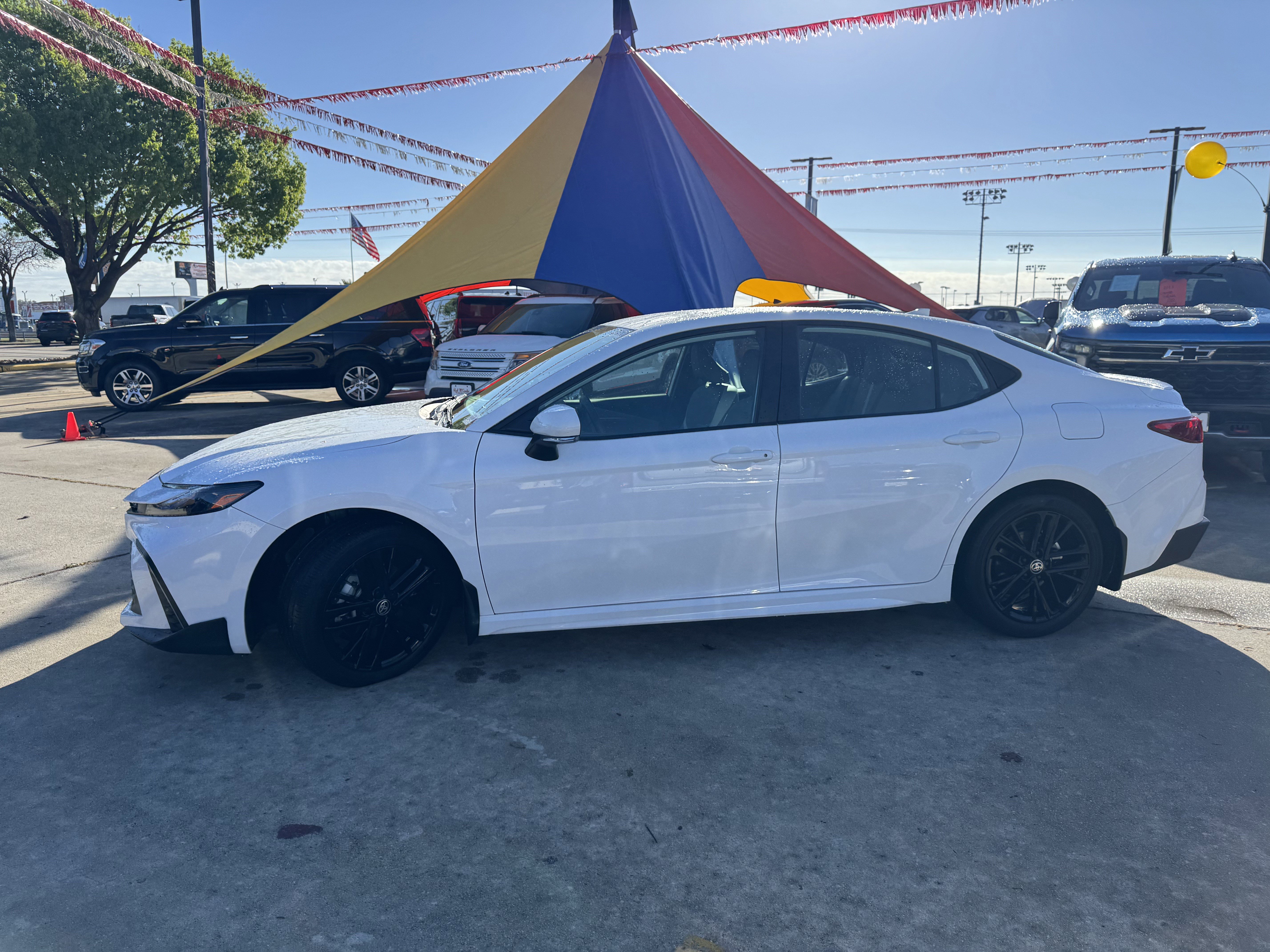 Used 2025 Toyota Camry SE image 7