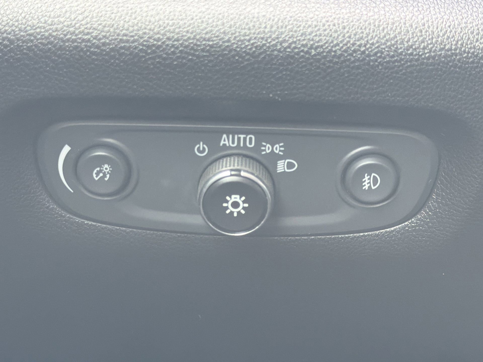 Used 2019 Chevrolet Traverse LT w/ LT Premium Package FWD image 15