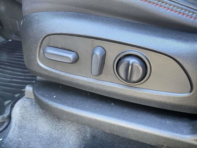 Used 2022 Chevrolet Traverse RS image 18