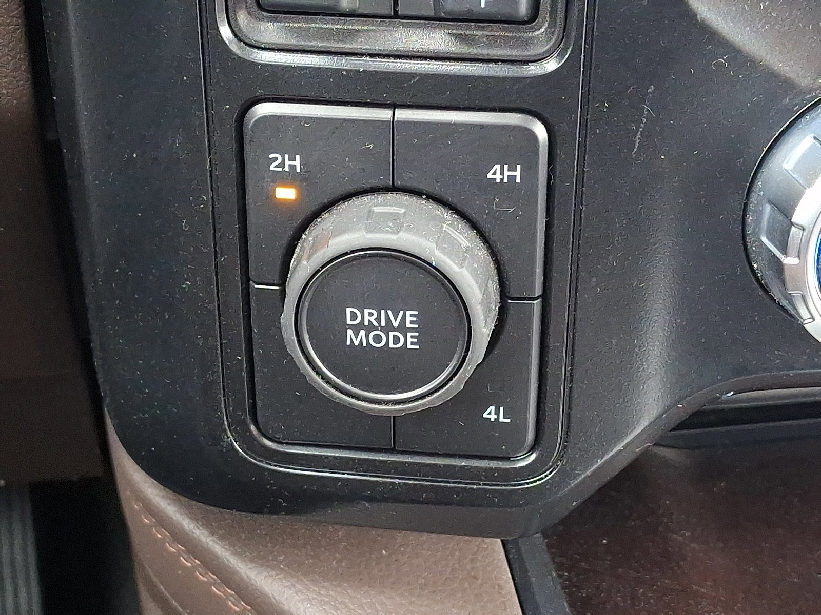 Certified 2025 Ford F450 King Ranch w/ Chrome Package image 30