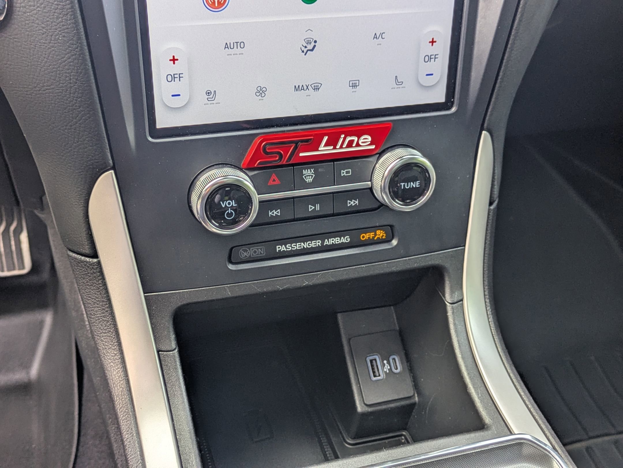 Certified 2023 Ford Edge ST-Line image 25