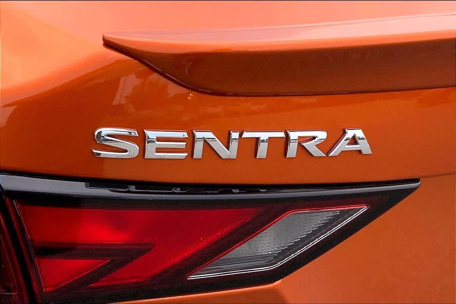 Used 2025 Nissan Sentra SR FWD image 30