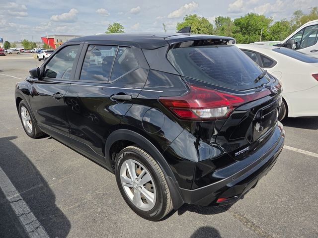 Used 2023 Nissan Kicks S image 3