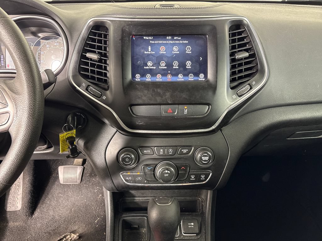 Used 2021 Jeep Cherokee Latitude FWD image 28
