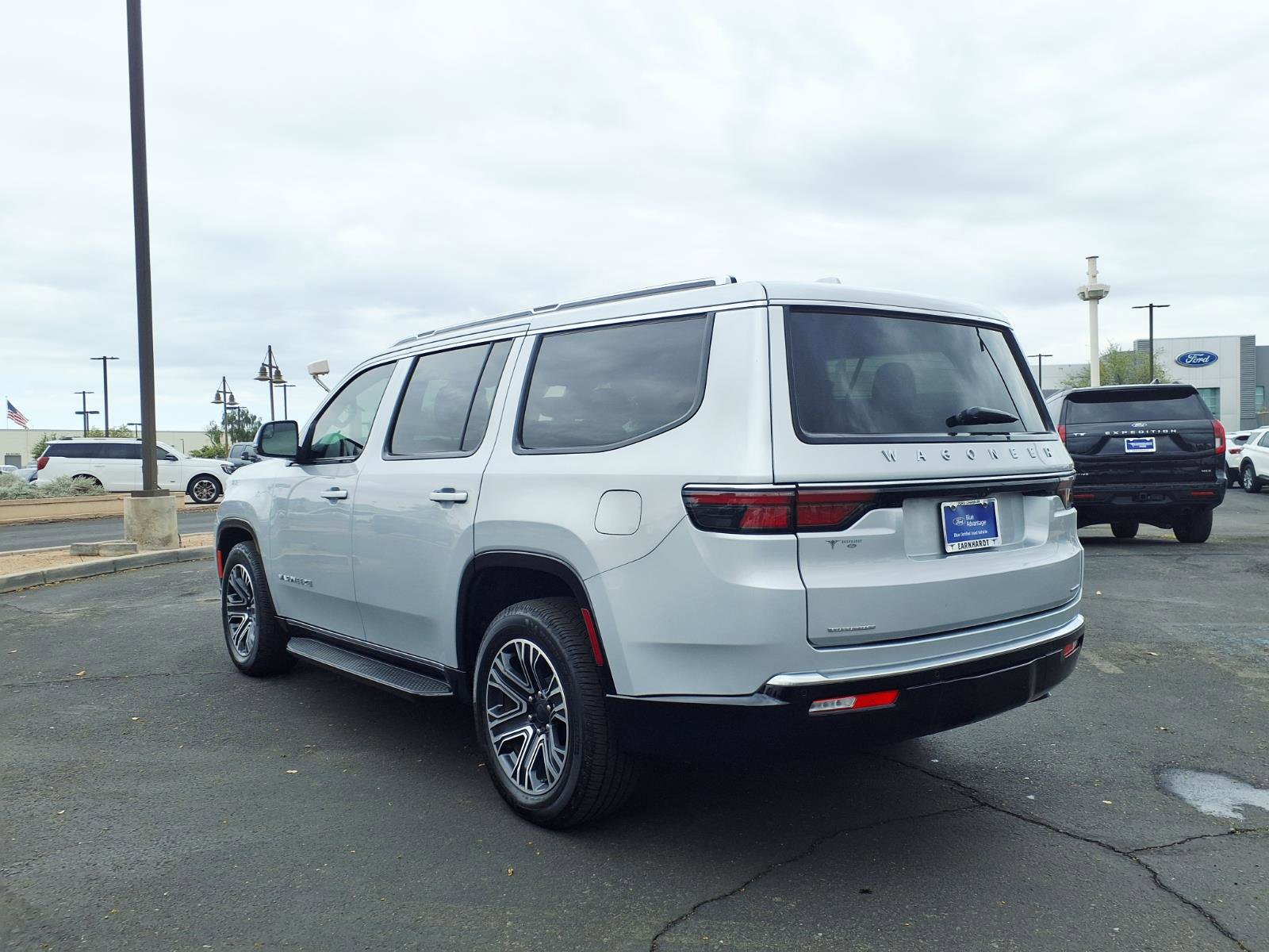 Used 2022 Jeep Wagoneer Series III w/ Flexible Seating Group image 4