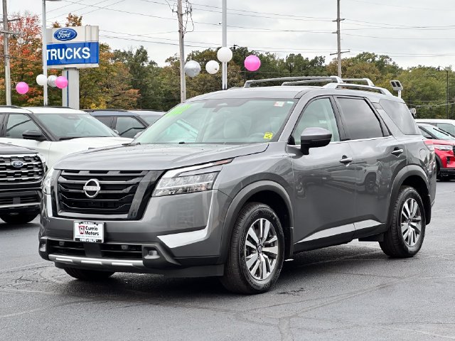 Used 2022 Nissan Pathfinder SL w/ SL Black Package AWD/4WD image 3