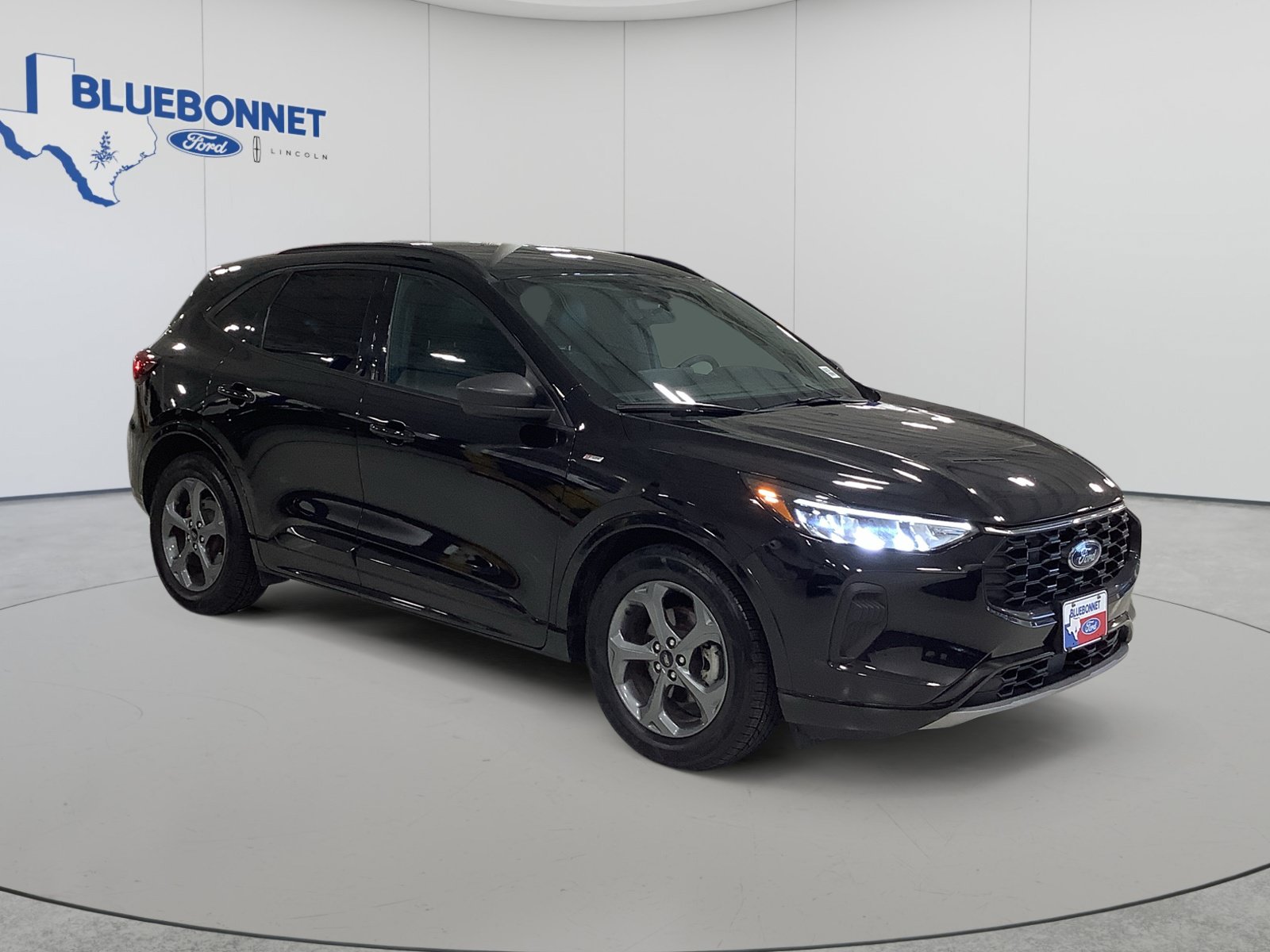 Certified 2023 Ford Escape ST-Line w/ Tech Pack #1 FWD image 3