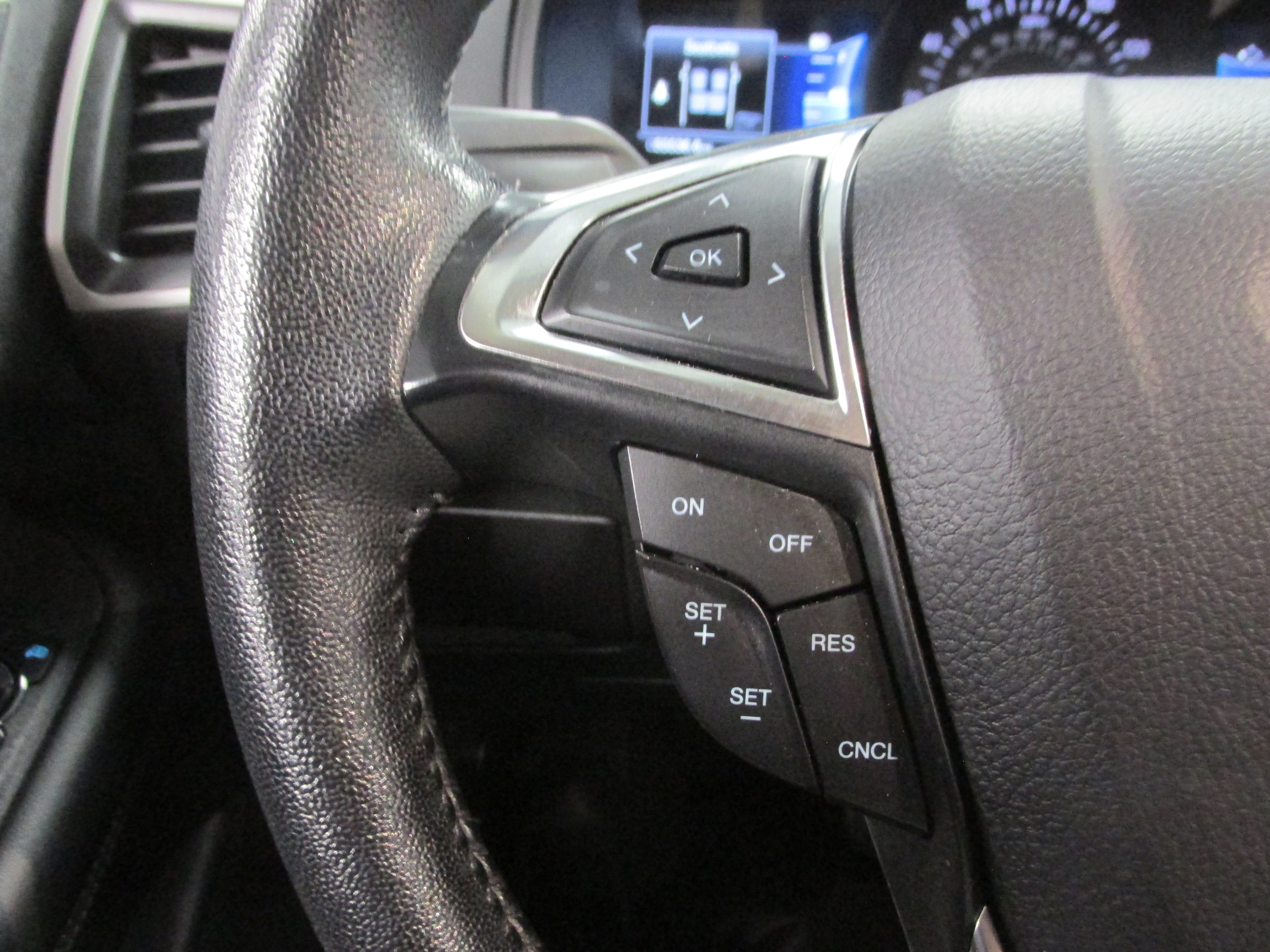 Certified 2024 Ford Edge SEL AWD/4WD image 32