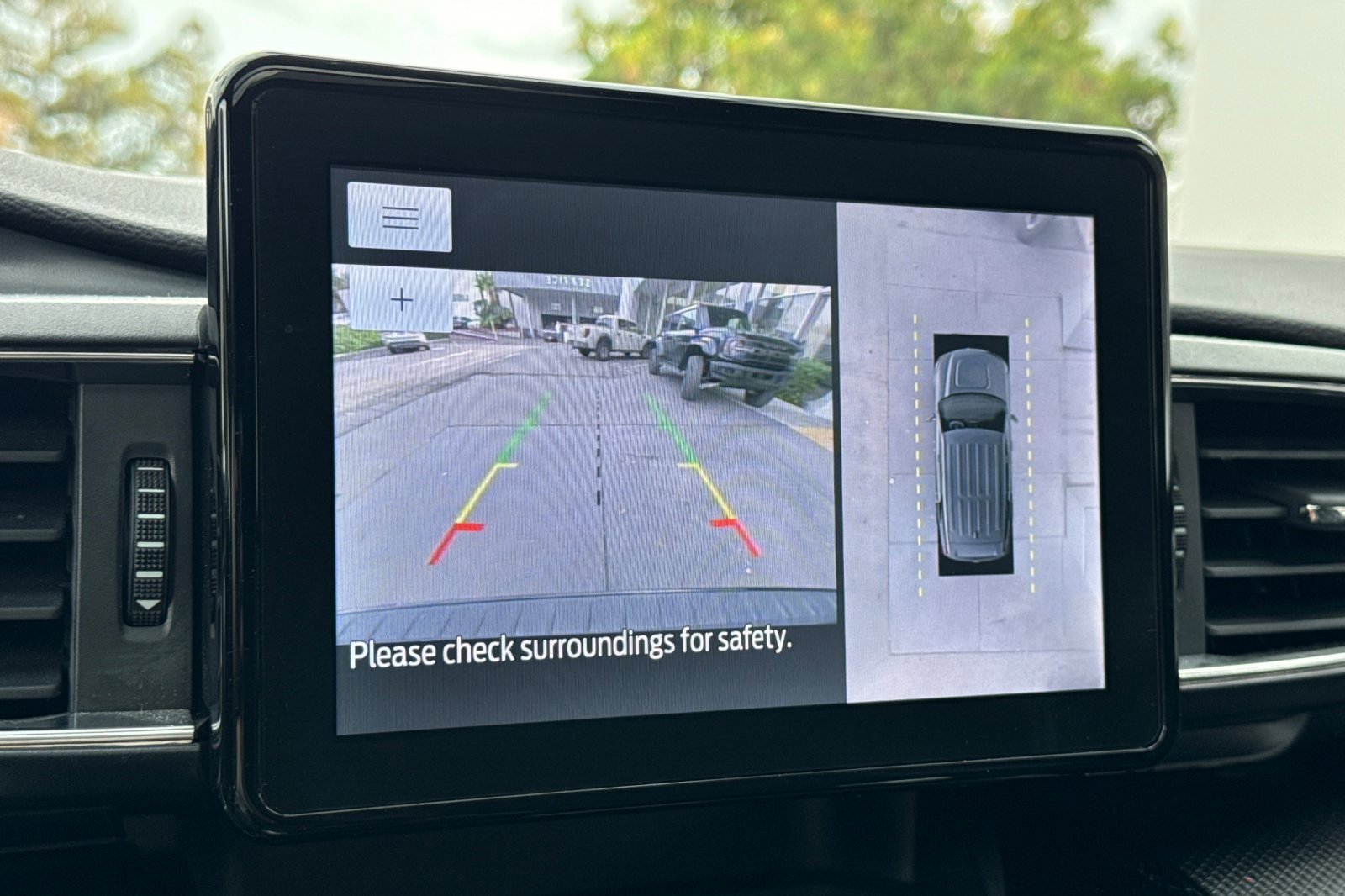 Certified 2022 Ford Explorer ST-Line w/ Class IV Trailer Tow Package image 22